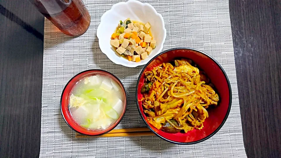 カレー焼きそば、豆腐とネギのスープ、高野豆腐と野菜のそぼろ煮|サトリさん