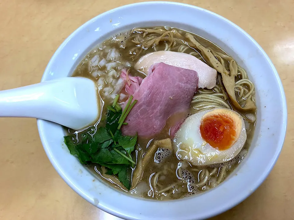 限定版 まぐろと豚骨のらーめん@寿製麺 よしかわ(上尾)|miyaさん