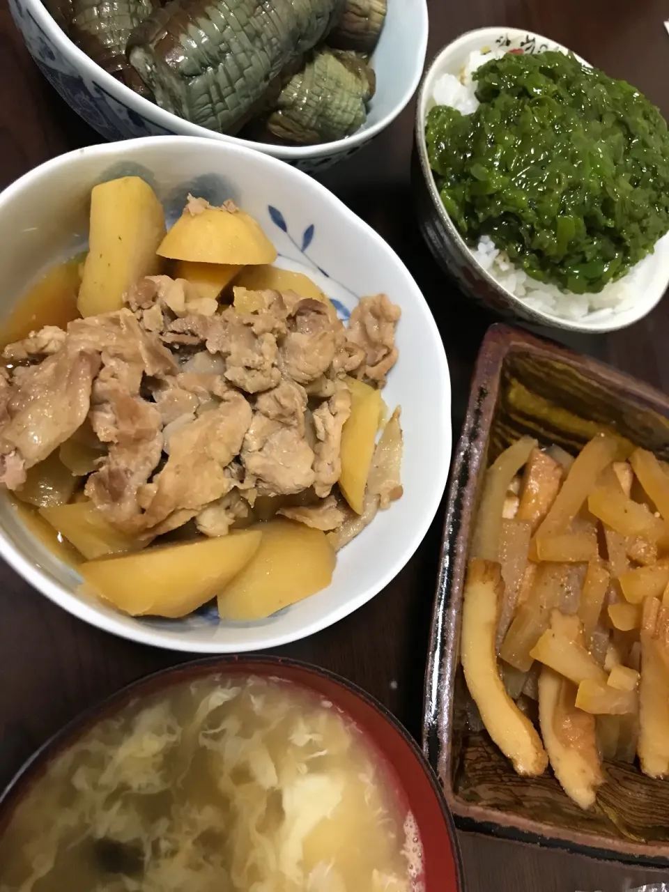 8月30日晩ご飯。じゃがいもと豚コマ煮、茄子の煮浸し、大根とさつま揚げ煮、中華スープ。🍉|あやさん