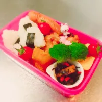 Snapdishの料理写真:#遠足弁当 #今日は娘のリクエスト #唐揚げが良い〜😋|Miri Orinoさん