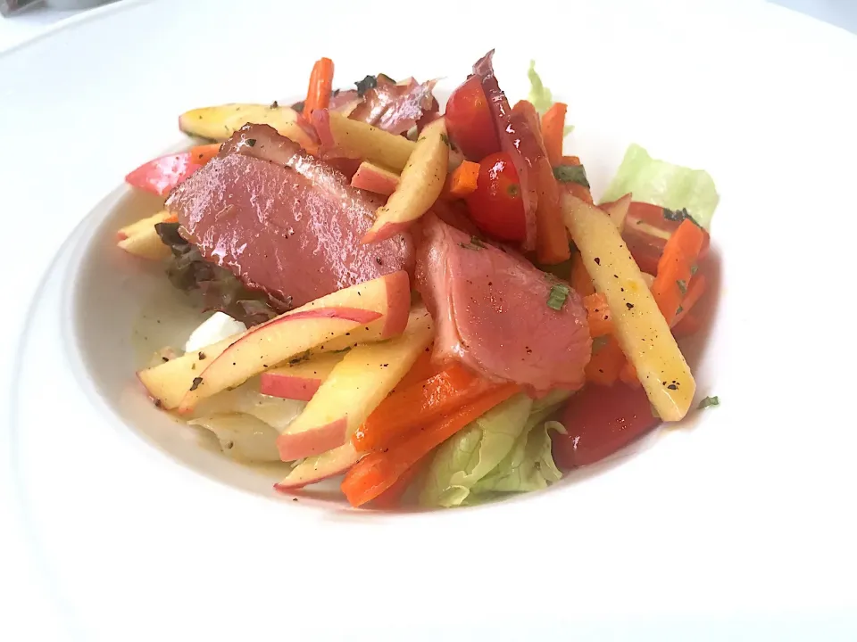 Duck & Apple Salad|Tee Baleさん