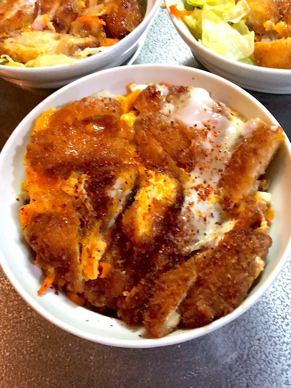 鳥かつ丼(やっぱりうまく美味しそうに乗せられない)|たびもかさん