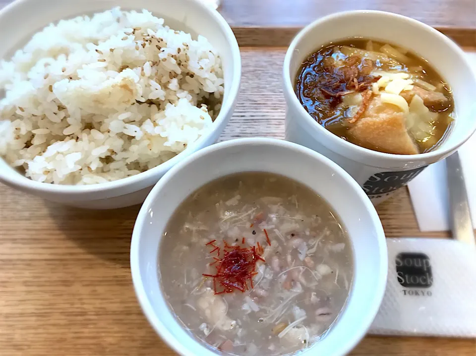 Snapdishの料理写真:スープストックセット(ゴッホの玉葱のスープと栗と十六穀の参鶏湯)|チカさん