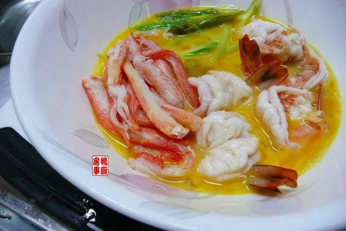 scrambled eggs with snow crab and prawn|steven z.y.さん