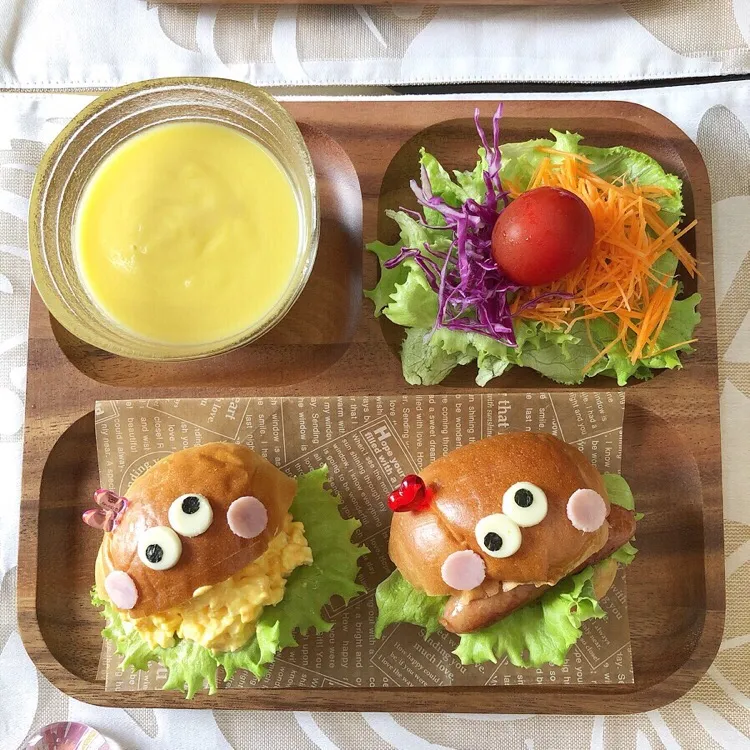 Snapdishの料理写真:9/1❤︎今日から9月休日モーニング❤︎
娘の家庭科の課題朝食作り…
娘が早起きして作りました🍀😊
上手に可愛いロールパンサンド💕作れました✨
#モーニング #朝ごはん #おうちごはん  #ロールパン #たまごサラダ #ソーセージ #冷製スープ|Makinsさん