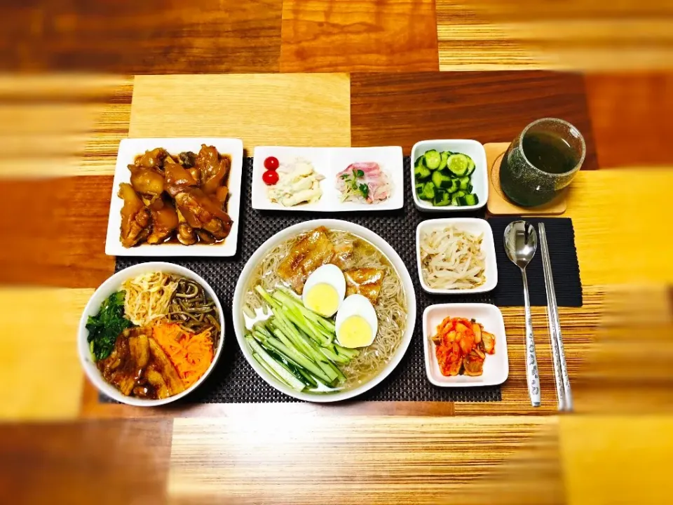 韓国料理な夜ご飯🇰🇷
  #夜ご飯 #韓国料理 #冷麺 #ビビンバ  #豚足  #スタミナ #비빔밥 #물냉면 #족발#한식|ぼんぼんさん