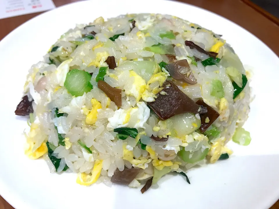 Egg fried rice with mixed vegetables and mushrooms|Sky Blueさん