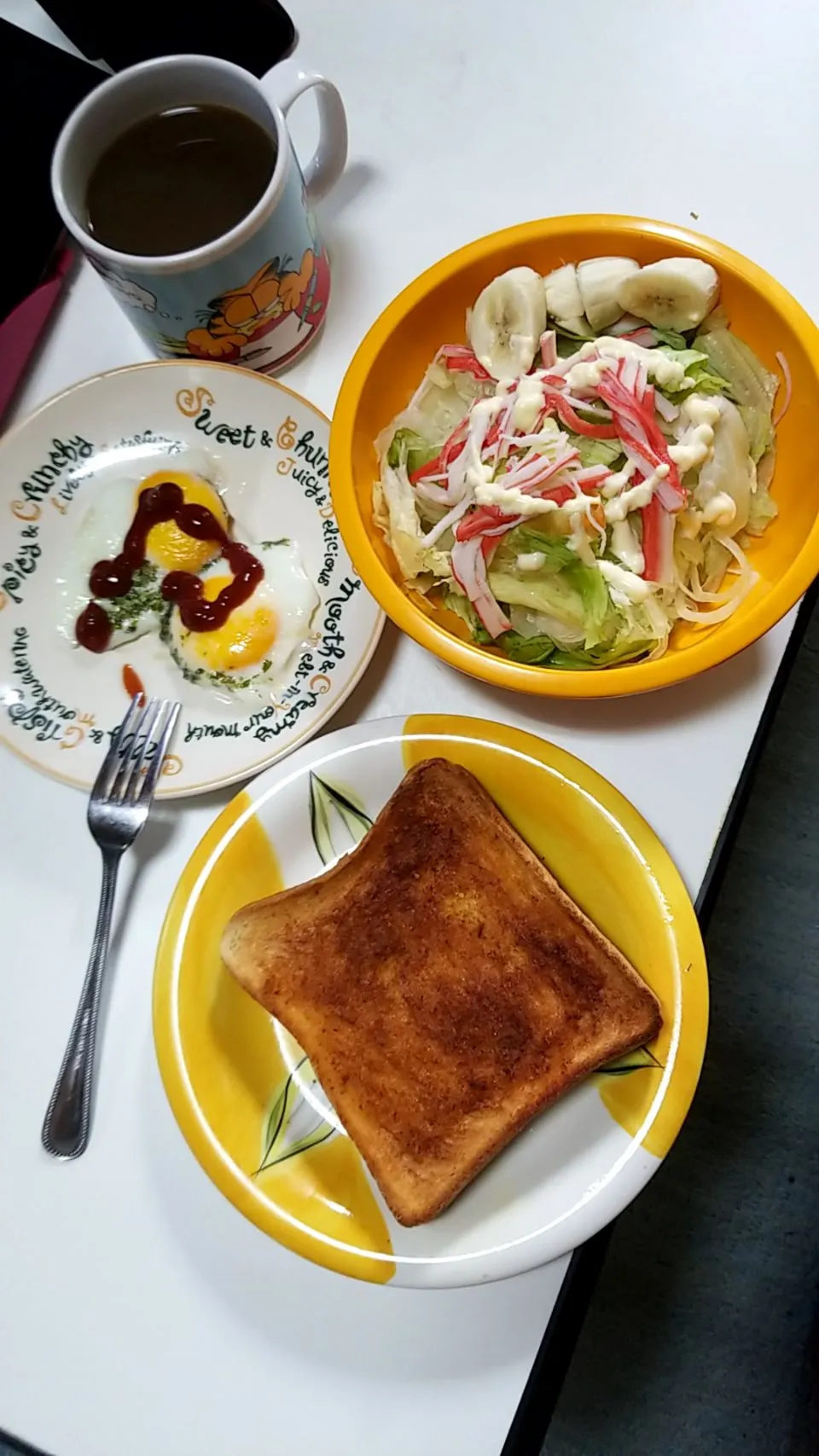 百円cooking🍺🍴😊パンはちびっと焦げた？気のせい、気のせい、なはは、(^^;)|ジロー7さん