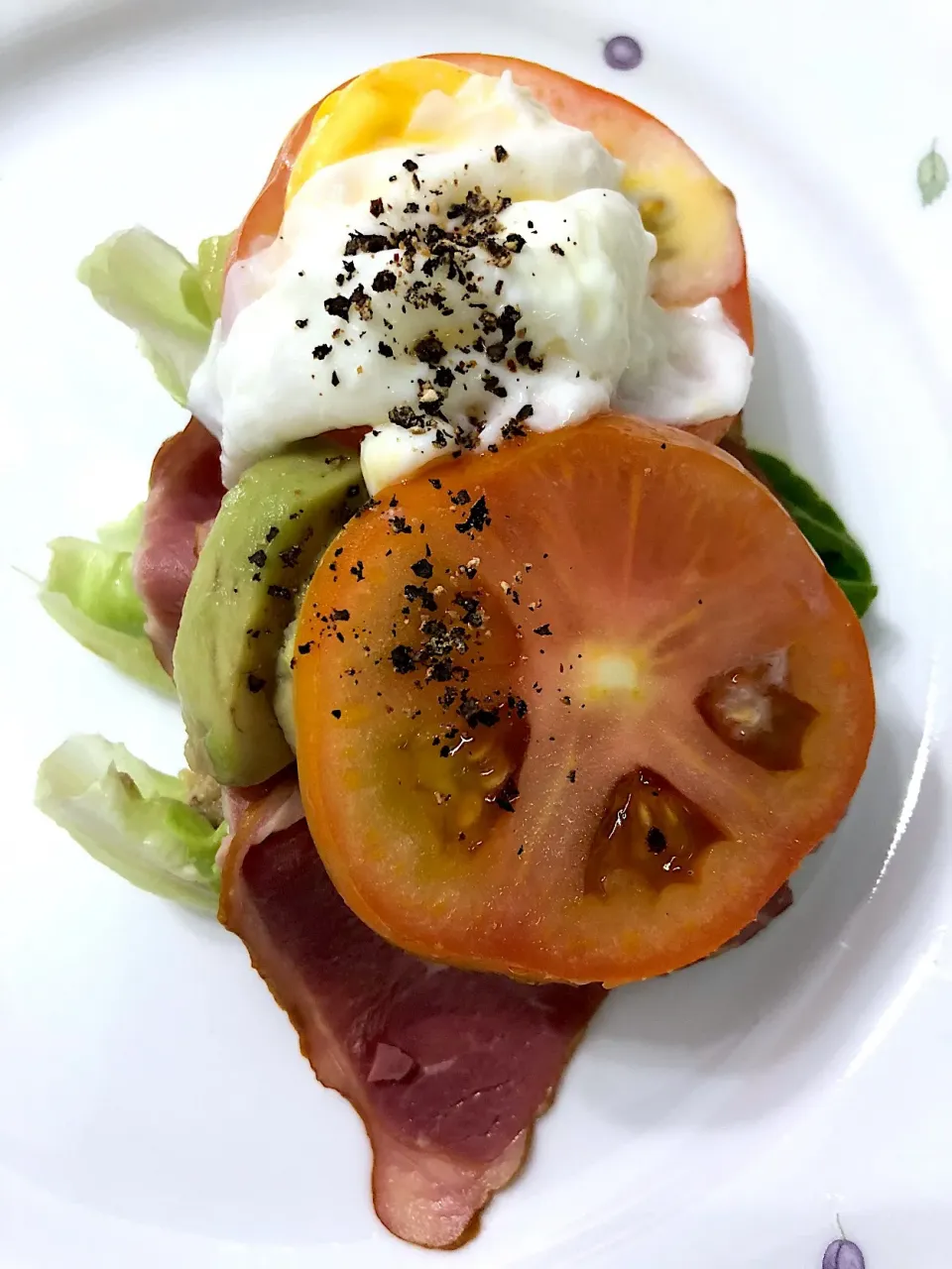 Beef slice avocado salad|Amy Aliyyaさん