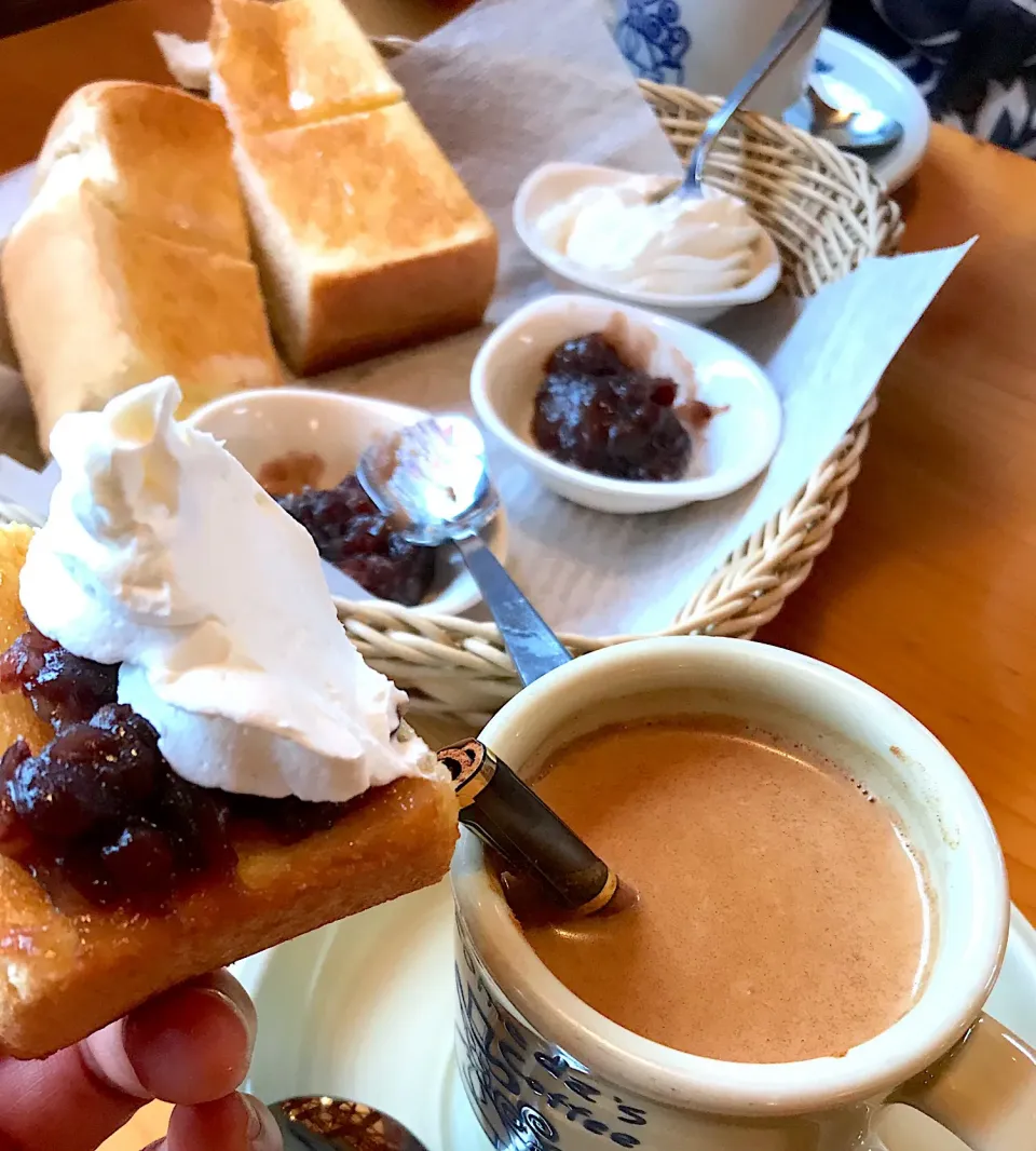 Snapdishの料理写真:朝からコメダ珈琲店 朝コメ選べるモーニング５１０円 カフェ・オ・レ＋シナモン|シュトママさん