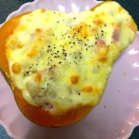 Snapdishの料理写真:バターナッツかぼちゃのグラタン🎃|りかっくまさん