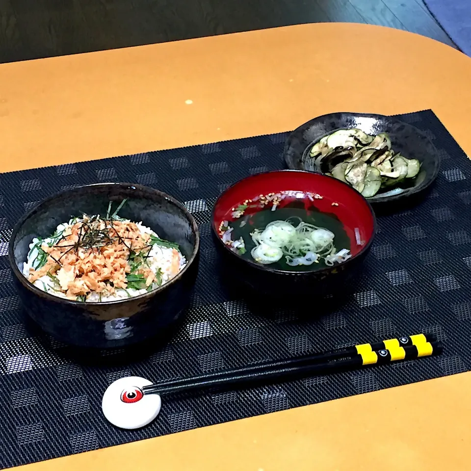 シャケフレーク丼!  (^-^)|Kei Satoさん