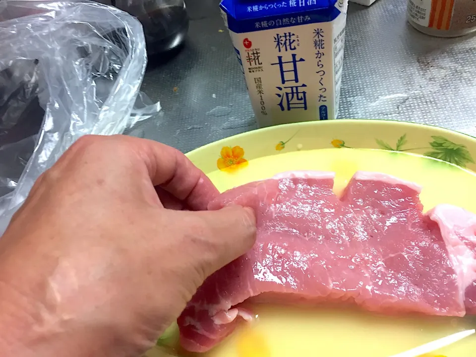 Snapdishの料理写真:米糀の『糀甘酒』にトンテキ用お肉を漬けたよ👍|リッキーさん