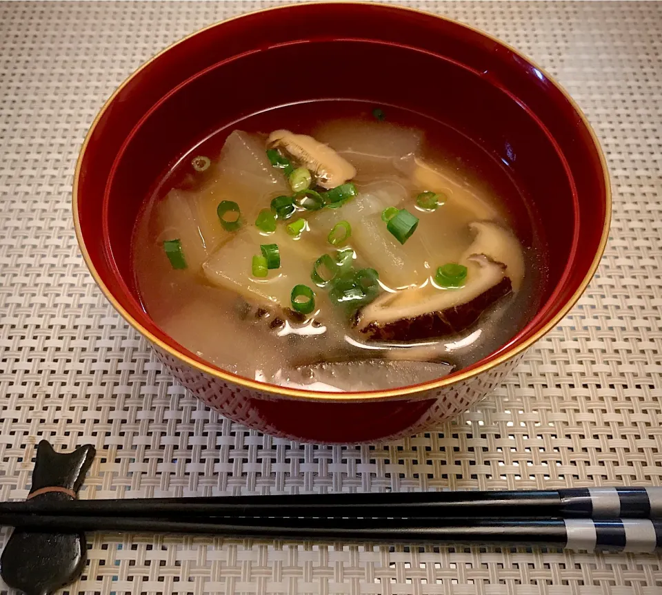 今宵の聖水沐浴ミサの締めは冬瓜汁どす。ここまでしても痩せられない私の腹には…やはり魔物がしがみついているのだろうか？|にゃあ（芸名）さん