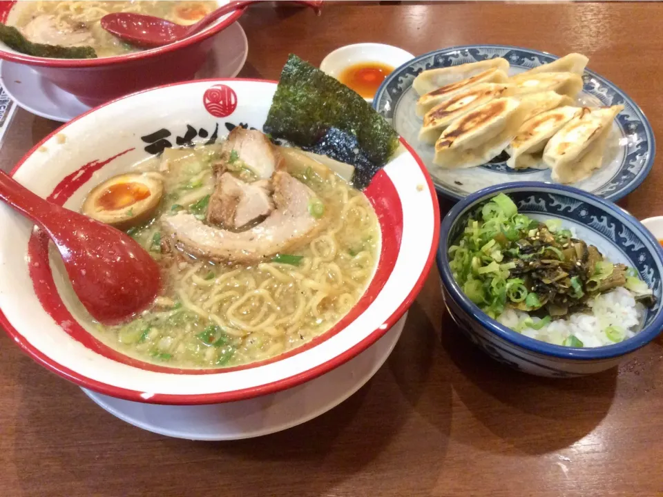 まめぞうラーメン🍜、餃子🥟、高菜ご飯🍚|Takeshi  Nagakiさん