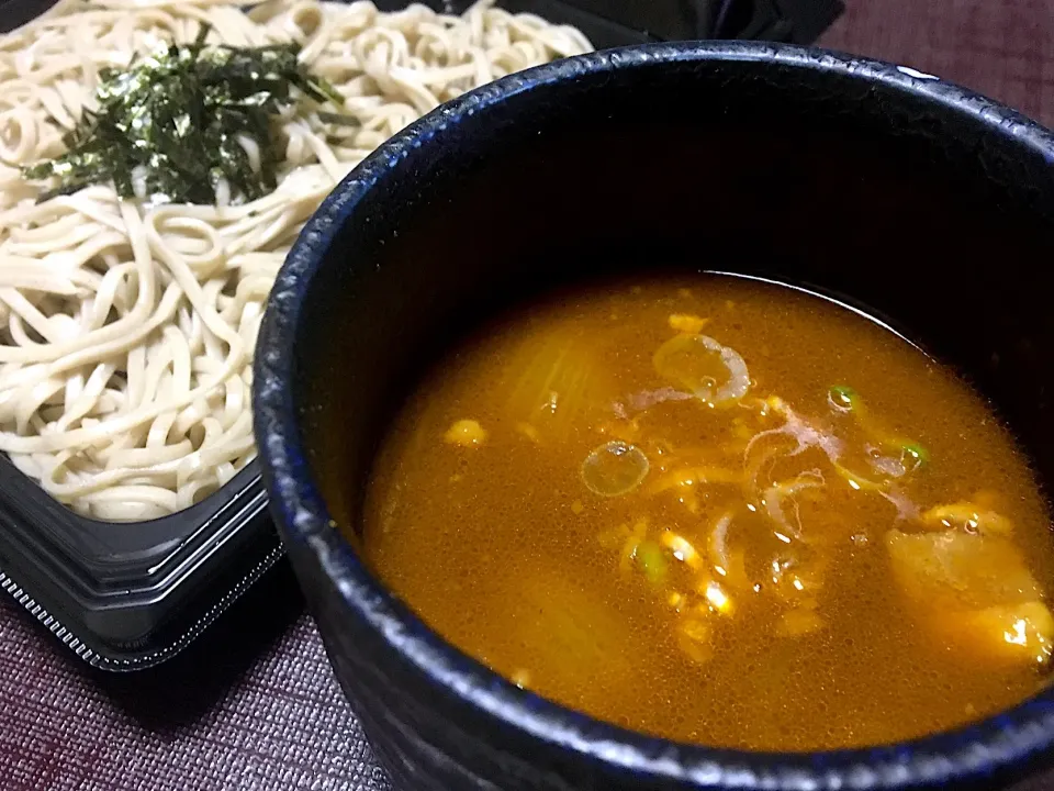 宿ぐらしの晩ごはん⭐️⭐️🔆
セブンのざる蕎麦と残りものカレーで
つけそば|ぽんたさん