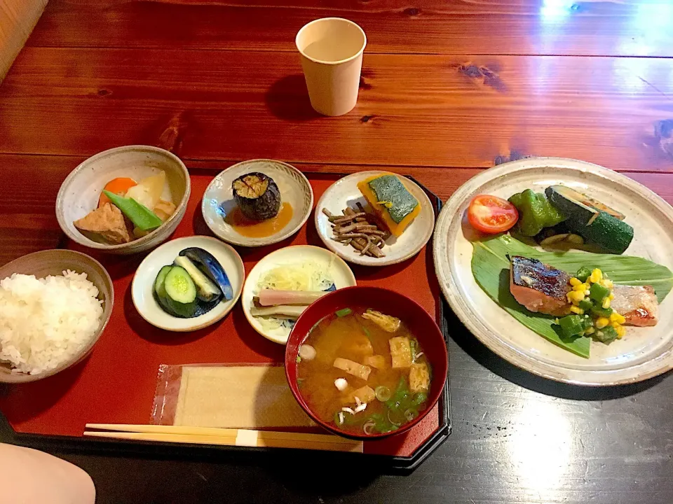 身体に優しいお野菜と魚のランチ🐟🍆🍚|AyanoTanakaさん