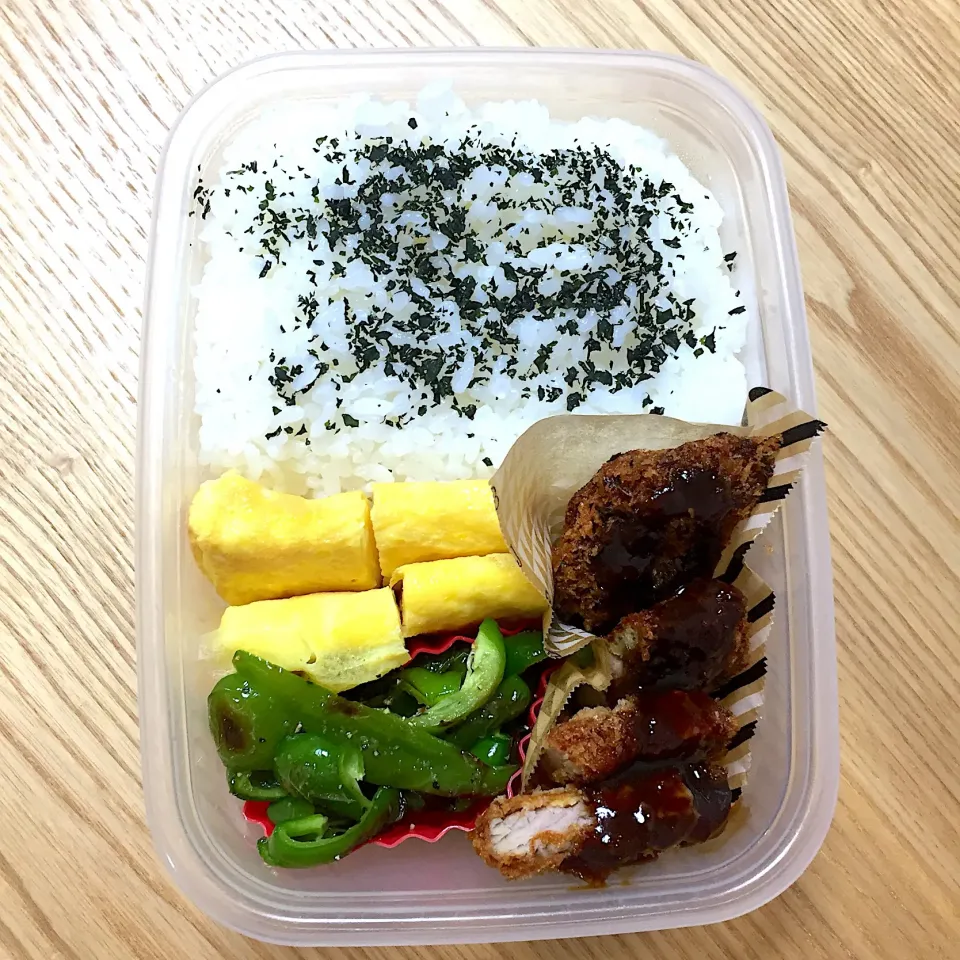 月曜日の旦那さんのお弁当☺︎ #お弁当記録  #ひとくちとんかつ  #ピーマンの炒め物|むさけんさん