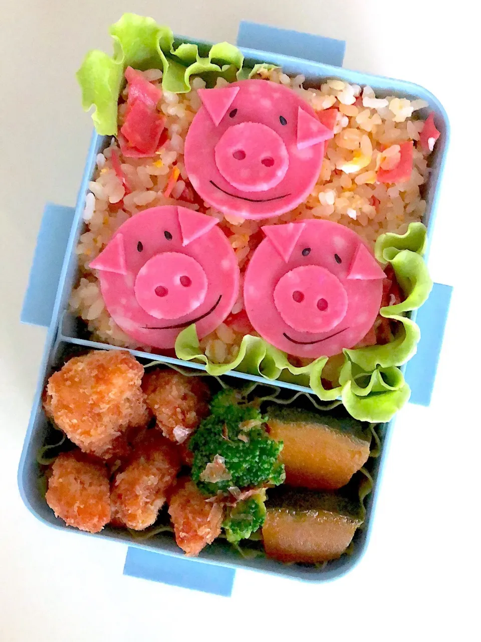 Snapdishの料理写真:3匹のこぶたチャーハン弁当♪|ikumonさん