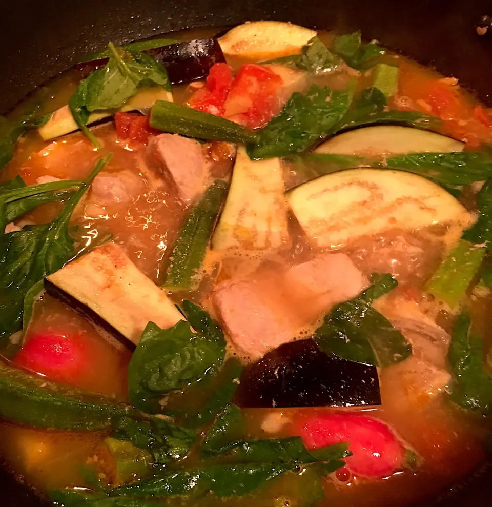 Snapdishの料理写真:Pork Sinigang (pork tamarind soup)  #sinigang|🌺IAnneさん