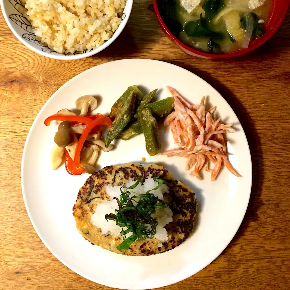 #vegan 
豆腐とレンコンのハンバーグ|makiko_aさん