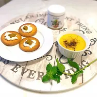 Cream cheese pistachio spread crackers with pumpkin soup|mabelさん