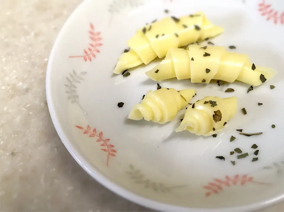 スライスチーズ巻いてみました🥐|ミーさん