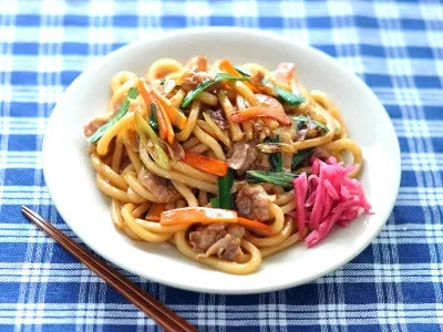 ソース派？ 醤油派？ 焼きうどんの作り方7選 #AllAbout|All About 料理レシピさん