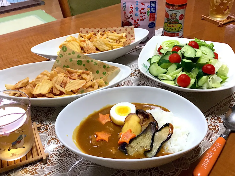 Snapdishの料理写真:台風の中、停電する前に
野菜カレー作りました🍛
#夏野菜カレー#カレーライス#カレー#大好き|makoさん