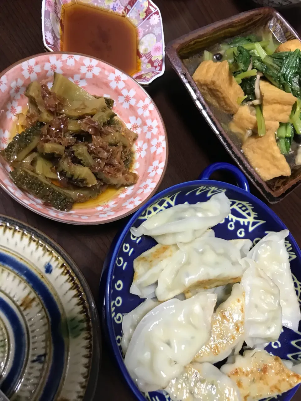 Snapdishの料理写真:9月4日晩ご飯。餃子、厚揚げと小松菜煮、ゴーヤの佃煮、レトルト茶碗蒸し。|あやさん