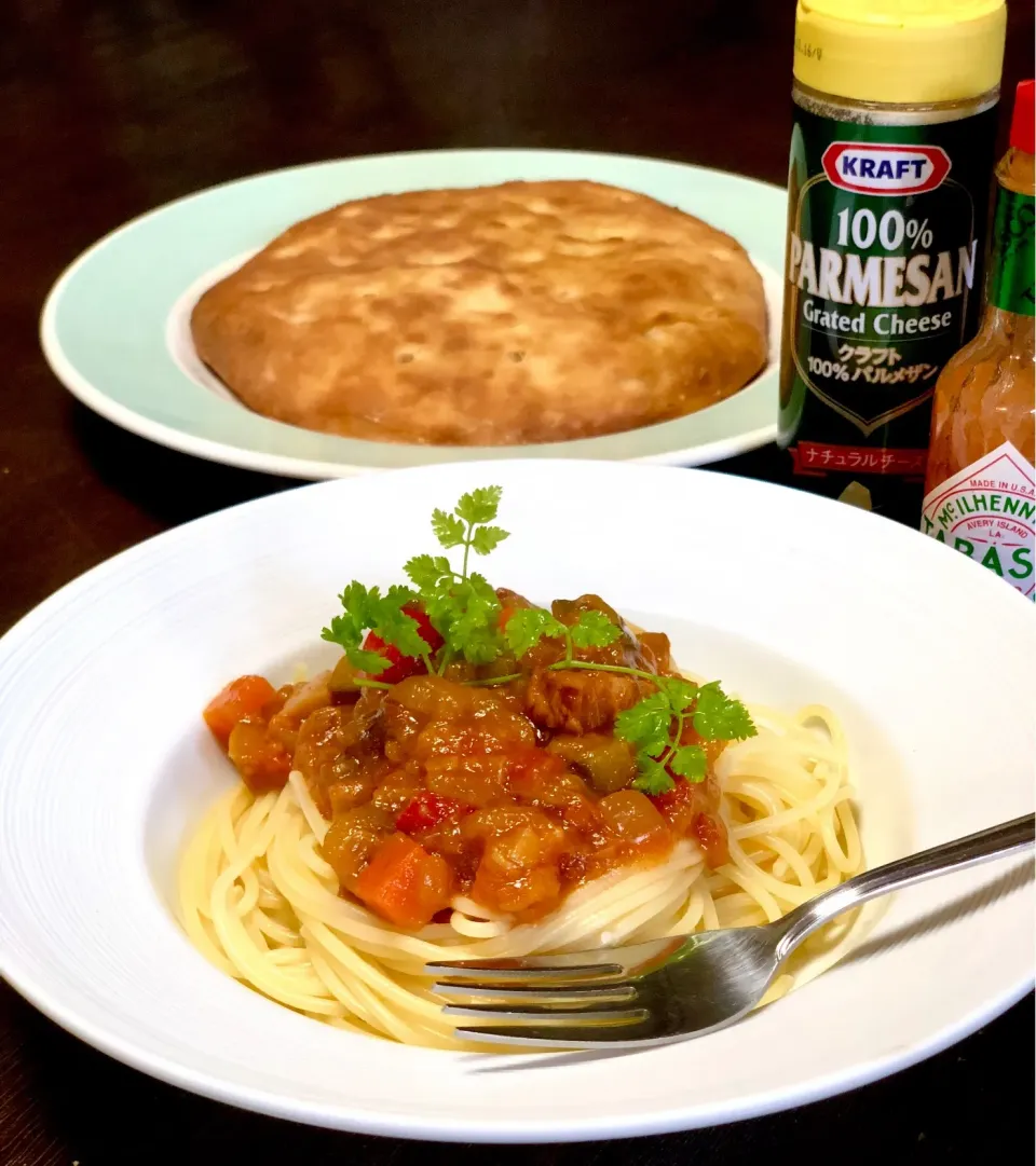 炊飯器で簡単野菜ソースパスタと焼きたてフォカッチャのランチ|富士子🍒🐰🍓さん