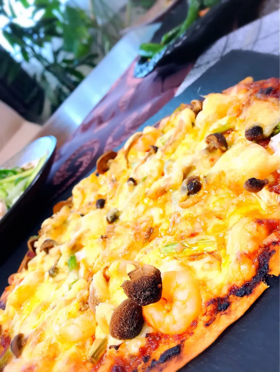 海老🦐とアスパラのPIZZA
#海老 #アスパラ #トルティーヤ #PIZZA #オリジナルトマトソース #チーズたっぷり #軽いPIZZA|Miyuki Tanakaさん