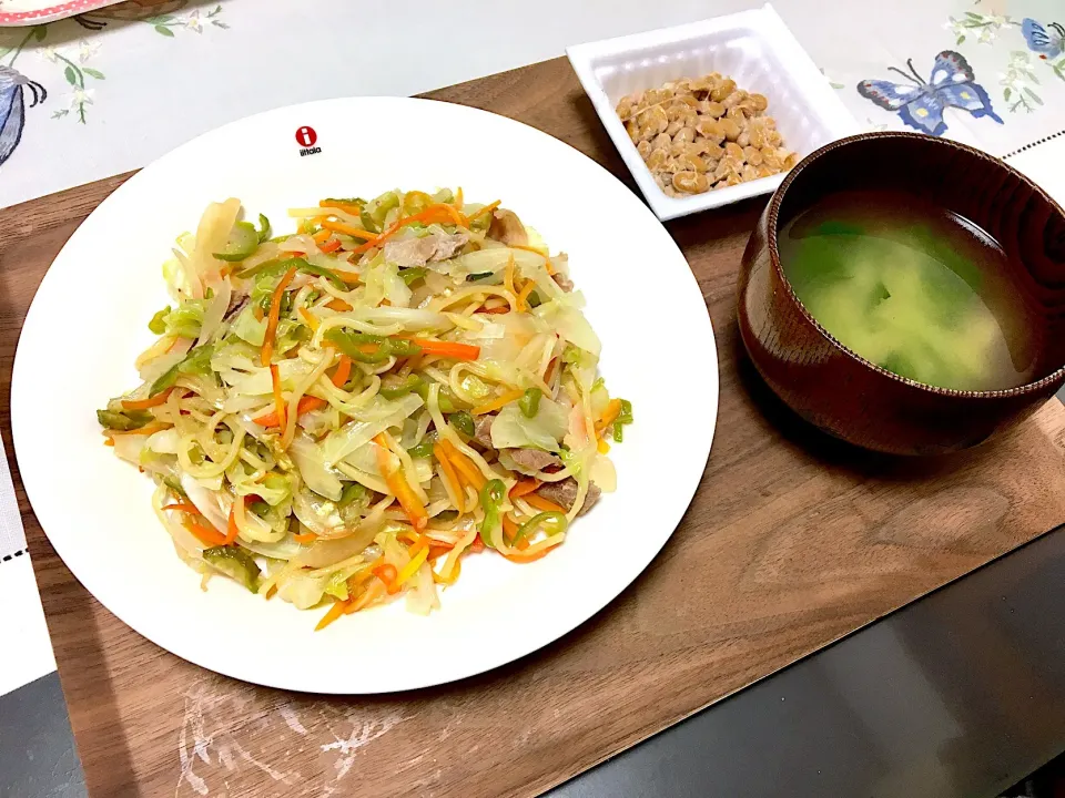 野菜たっぷり焼きそば♡醤油バター味|みよさん