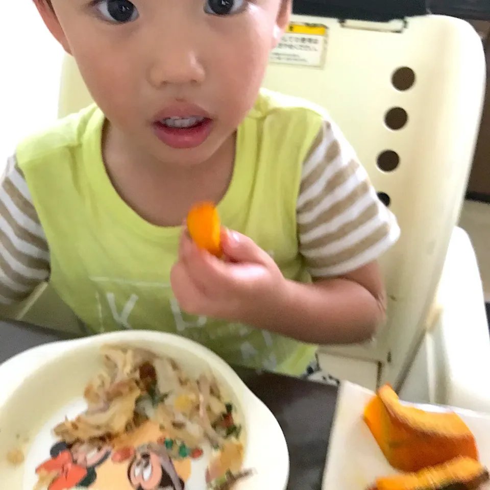 3歳児孫ちゃんの幼児食作り、コリンキー炒めポリポリ|シュトママさん