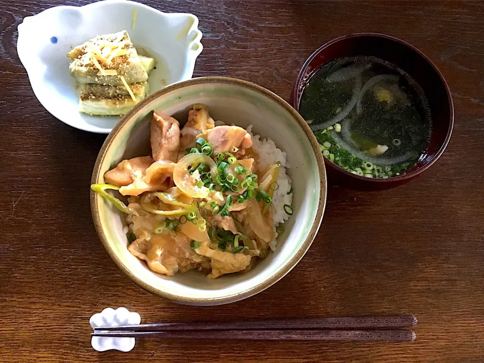 親子丼
焼きなす
ワカメスープ|カドラさん