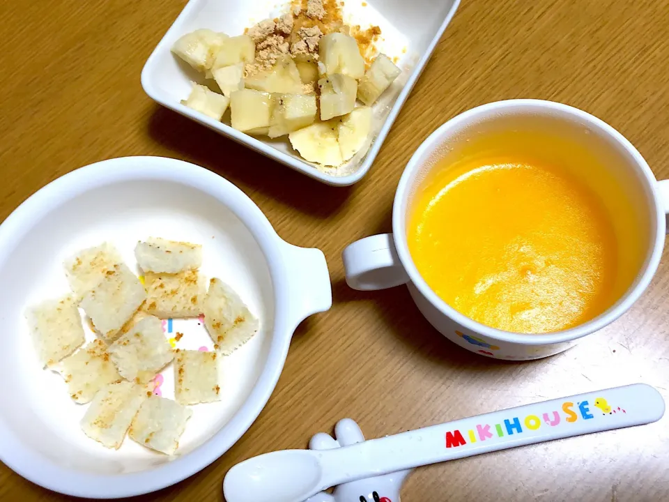 9.6（10ヶ月5日）朝🥄離乳食
❤︎ トースト
❤︎ ポタージュ
❤︎ バナナ🍌のきな粉ヨーグルト|Kana ❤︎さん