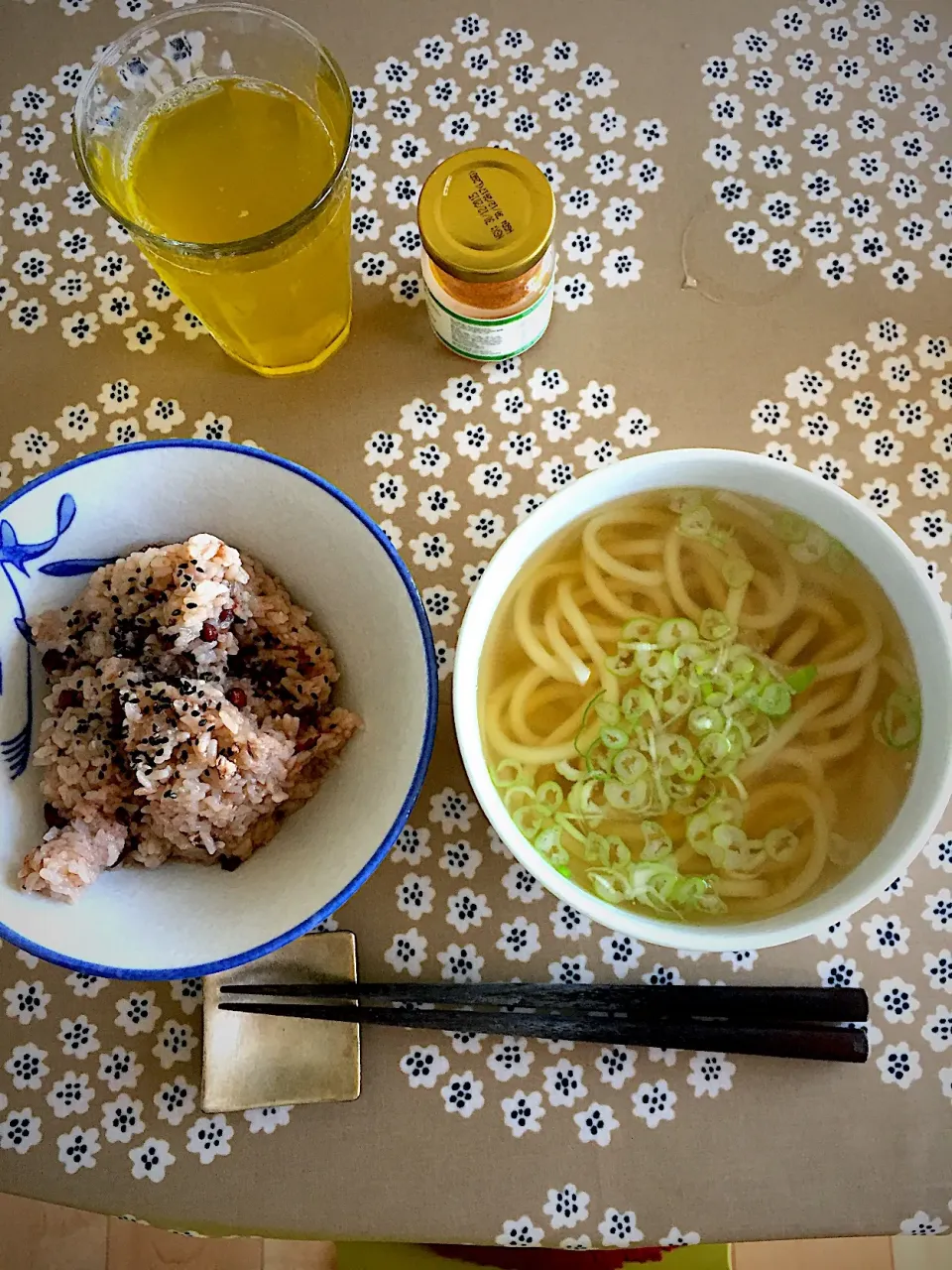 お赤飯とうどん|えのさん