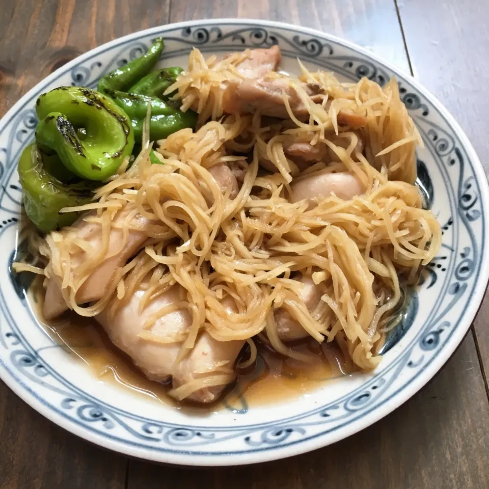 Snapdishの料理写真:新生姜と鶏の煮もの 焼き万願寺添え|七海さん