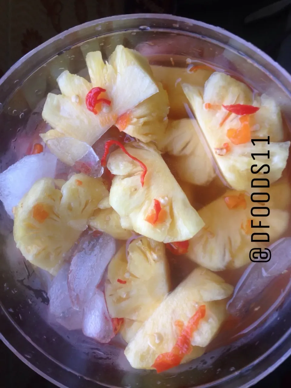 Asinan buah nanas🍍🍍🍍

 #foodie #food #asinan #indonesianfood|Didit Prasetyoさん