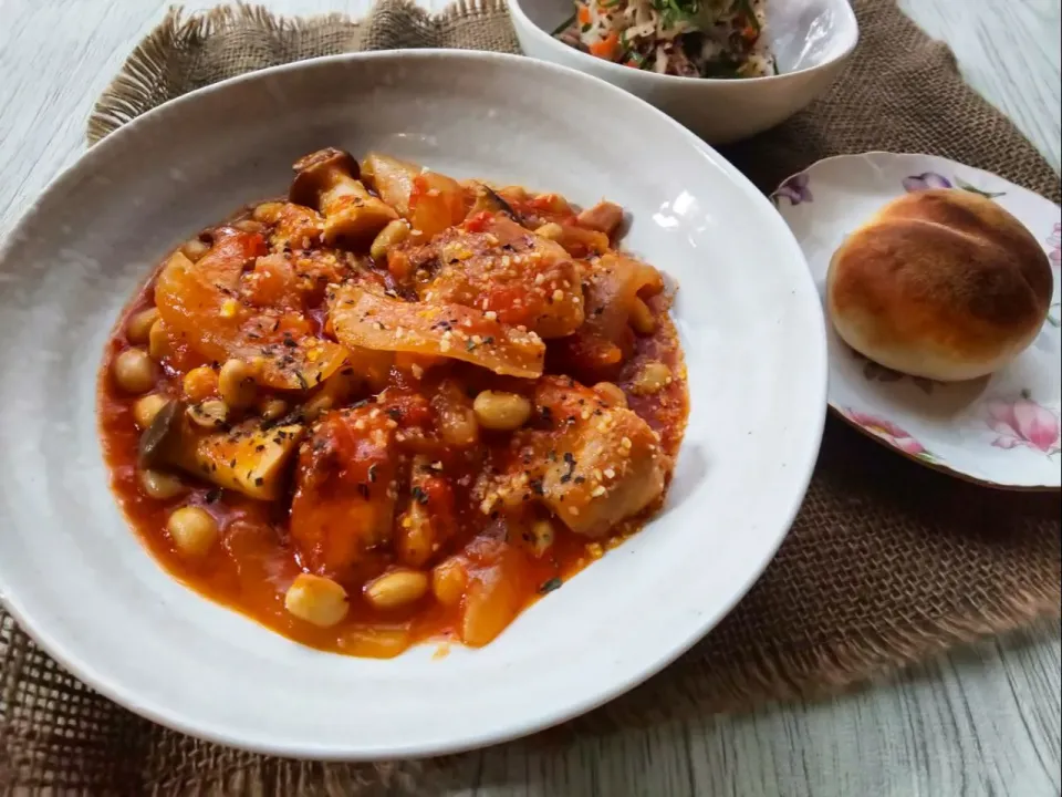 Snapdishの料理写真:みったんのイタリアンおかずの素でチキンのトマト煮|真希さん