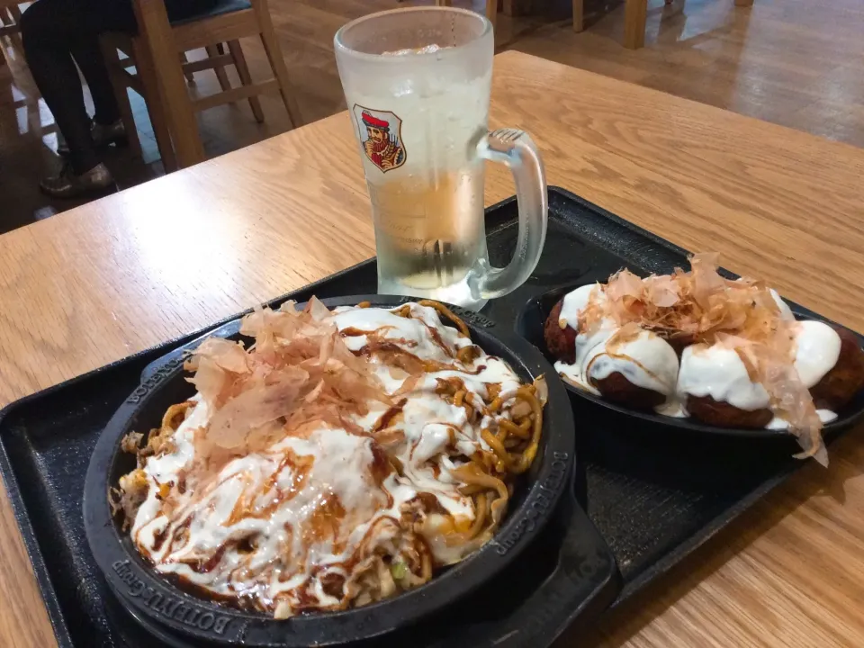 モダン焼きとたこ焼き😋|アライさんさん