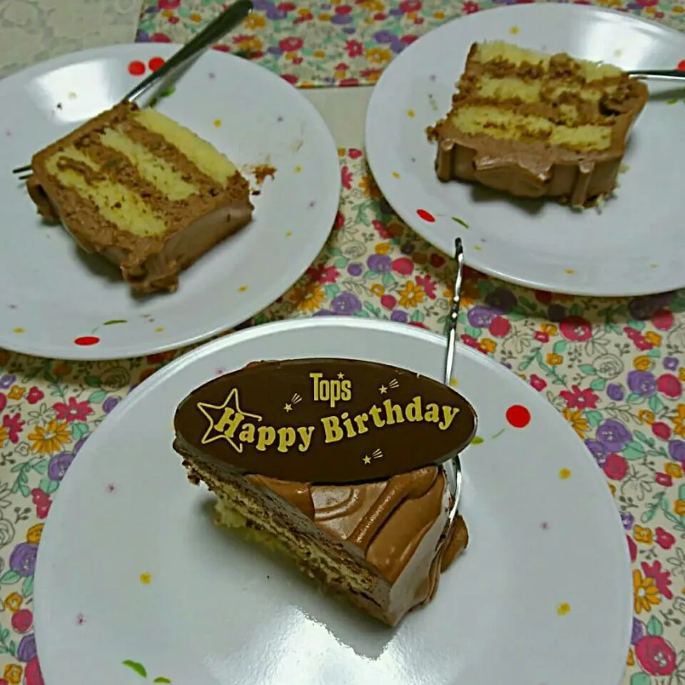 Snapdishの料理写真:少し早い誕生日ケーキ🎵|しまだ ちえこさん