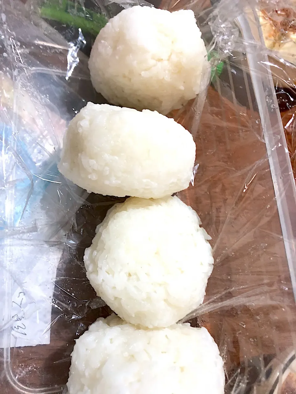 Snapdishの料理写真:🌸地震ご飯は、塩おむすび〜！🌸|りーちさん