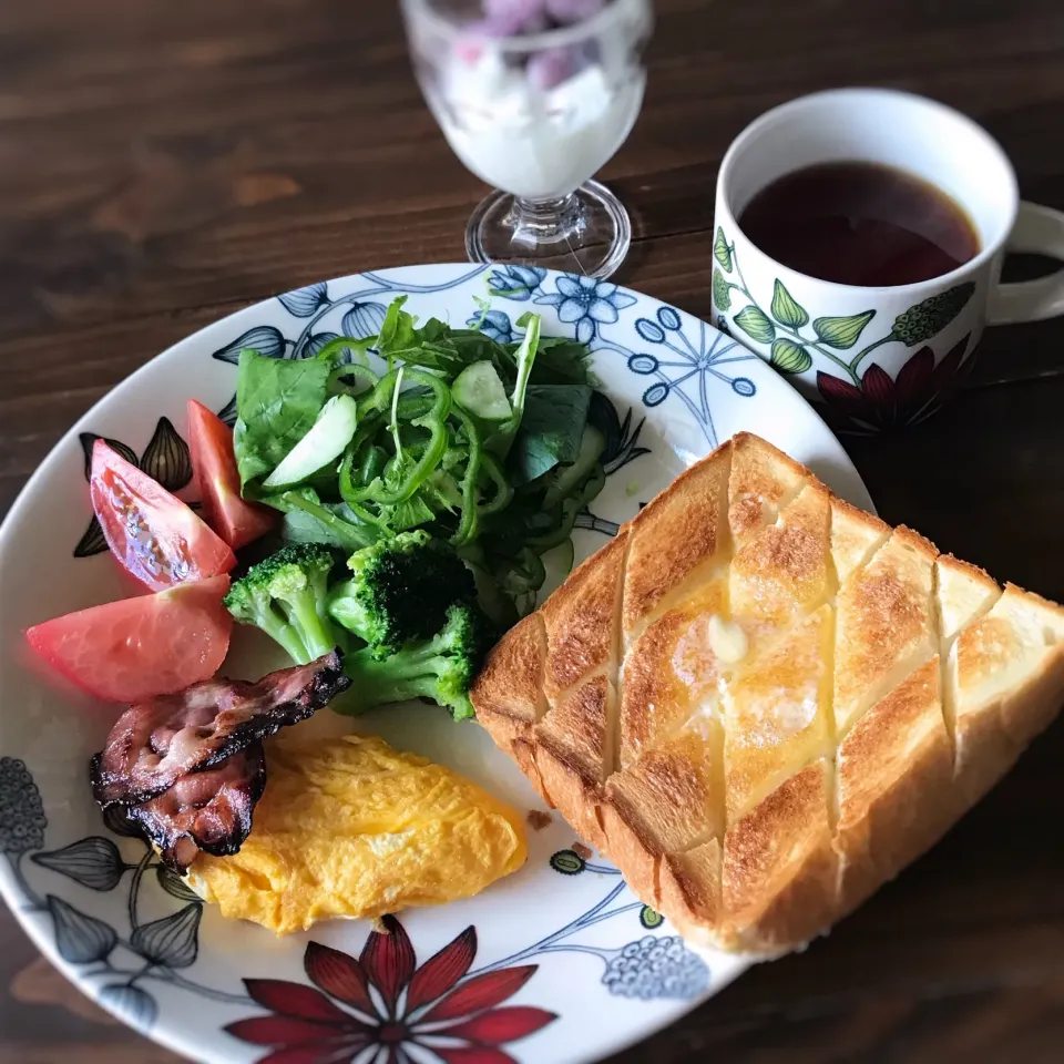 今日の朝ごはん|ぺんぎんさん