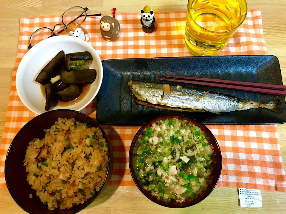 タコ飯、ナスの煮浸し、秋刀魚。
秋飯|Masaaki Fukuyamaさん