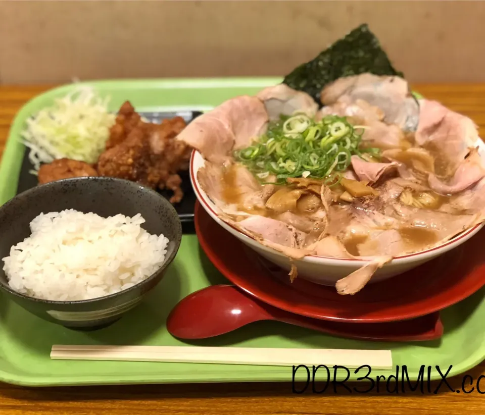 Snapdishの料理写真:福屋 広島駅前店 東西味くらべ 珍遊 一条寺本店の唐揚げ定食（チャーシュー中華そば）|ddr3rdmixさん