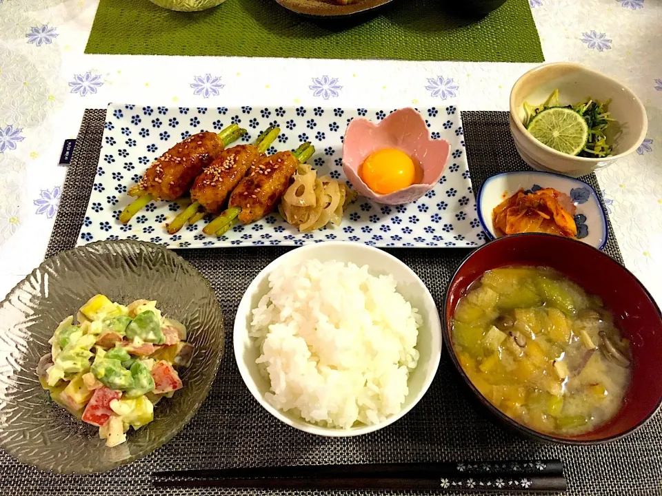 Snapdishの料理写真:🌸アスパラつくね
🌸豆苗のカボス酢
🌸アボカドとサツマイモサラダ
🌸蓮根キンピラ
🌸お味噌|tuyoさん