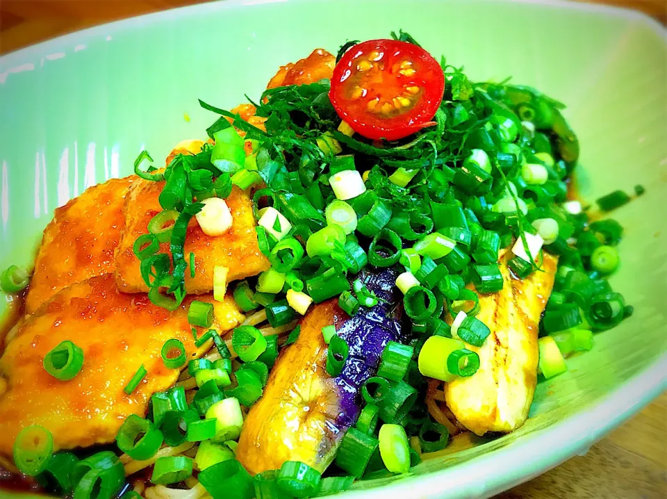 夏野菜と鶏のぶっかけ蕎麦😋|ちまさん