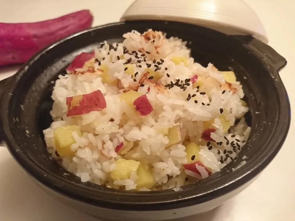 Snapdishの料理写真:土鍋でさつまいもご飯♡|glutton_maaさん