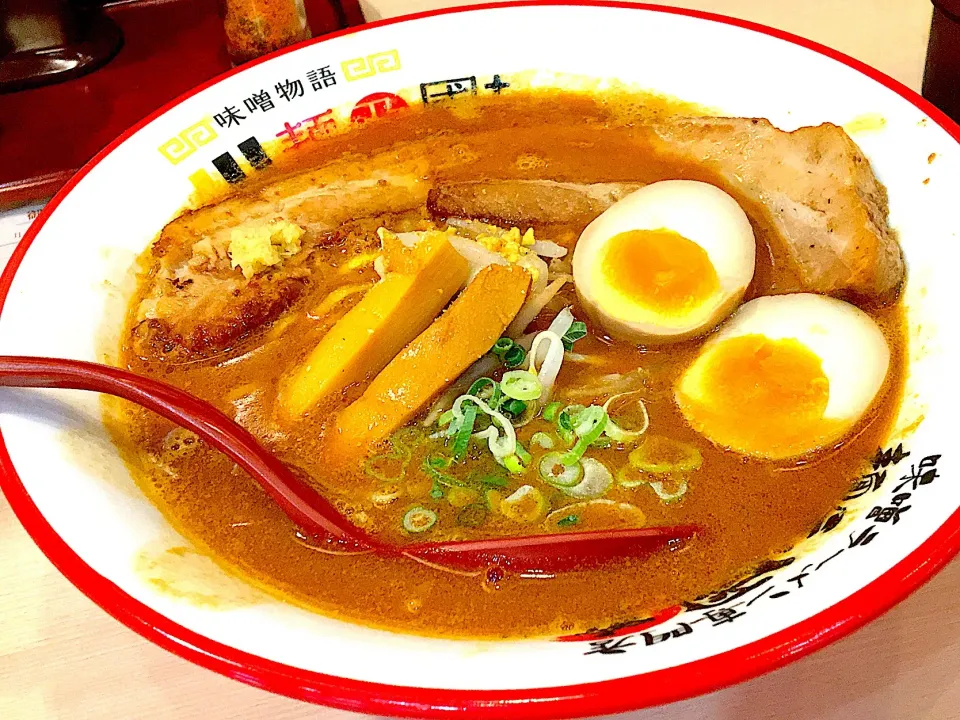 Snapdishの料理写真:味噌物語 麺乃國 男気ラーメン
#難波#味噌ラーメン#ランチ|大場 明典さん